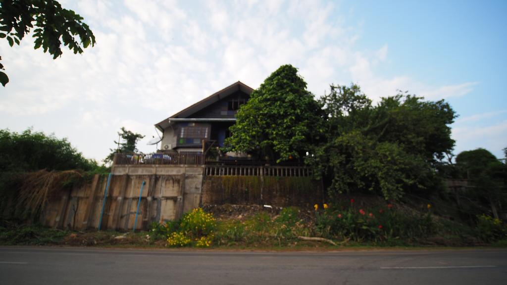 Pround Nan Cottage Экстерьер фото